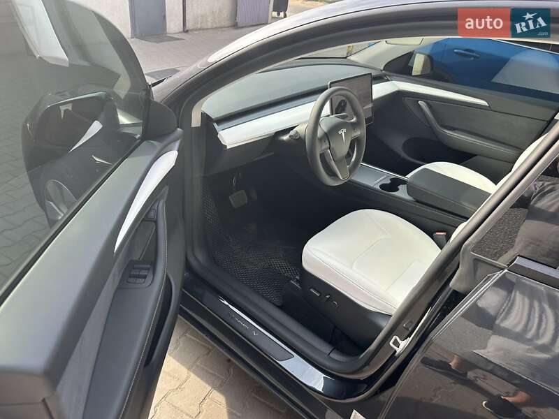 Позашляховик / Кросовер Tesla Model Y 2024 в Одесі