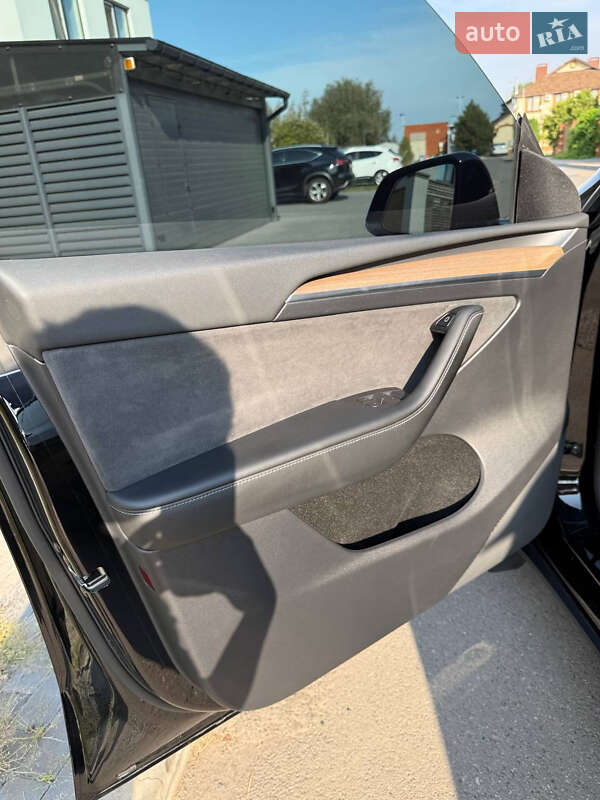 Внедорожник / Кроссовер Tesla Model Y 2022 в Днепре