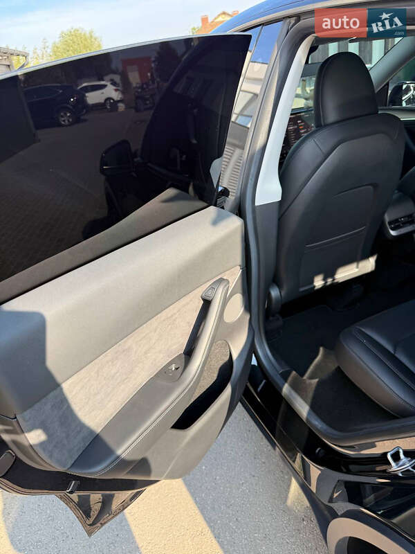 Внедорожник / Кроссовер Tesla Model Y 2022 в Днепре