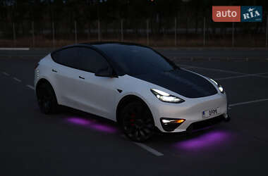 Внедорожник / Кроссовер Tesla Model Y 2023 в 