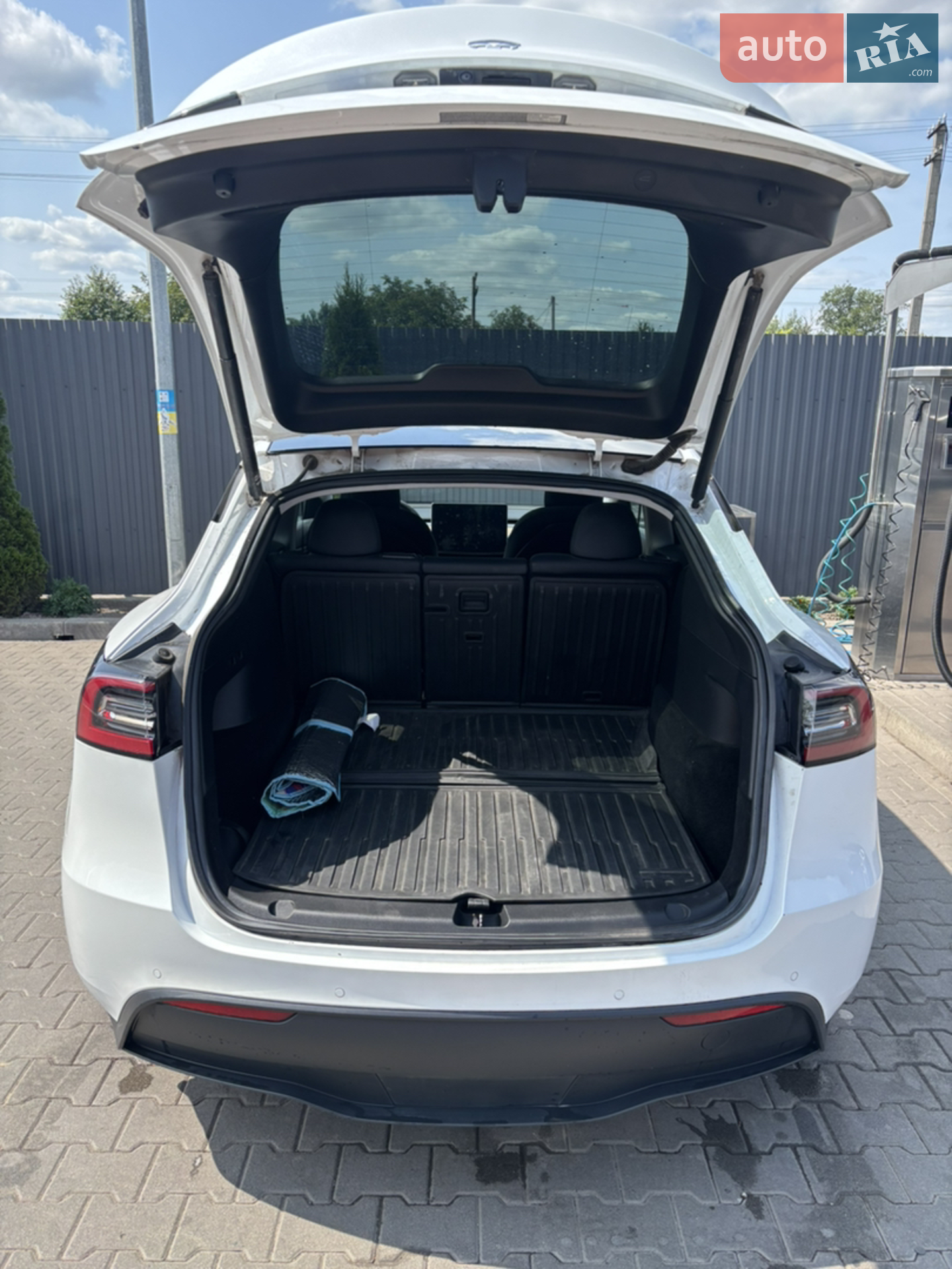 2021 Tesla Model Y - мініатюра 9
