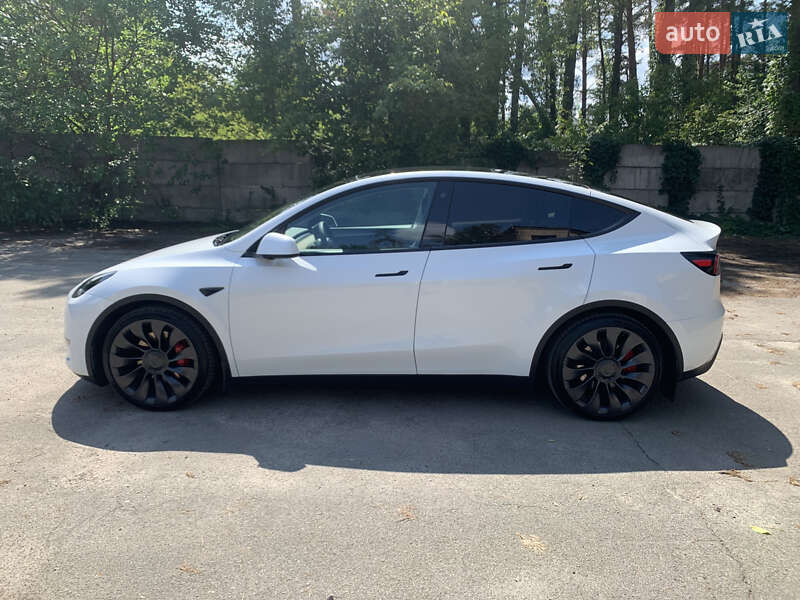 Позашляховик / Кросовер Tesla Model Y 2023 в Києві