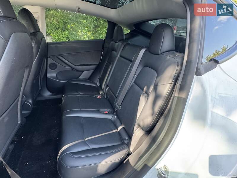 Внедорожник / Кроссовер Tesla Model Y 2022 в Ровно