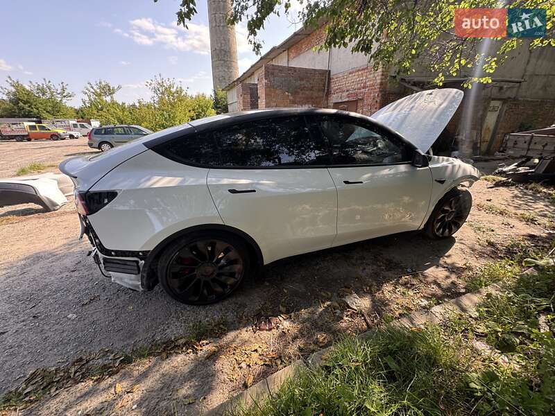 Внедорожник / Кроссовер Tesla Model Y 2022 в Ровно