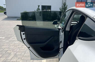 Внедорожник / Кроссовер Tesla Model Y 2021 в 