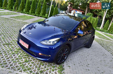 Tesla Model Y 2024