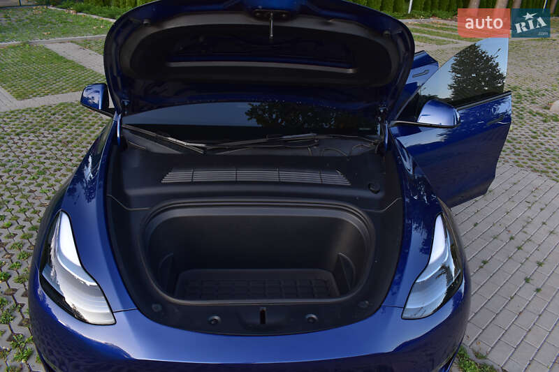 Внедорожник / Кроссовер Tesla Model Y 2024 в Харькове
