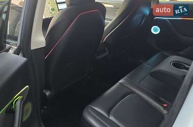 Внедорожник / Кроссовер Tesla Model Y 2021 в 