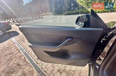 Внедорожник / Кроссовер Tesla Model Y 2022 в 