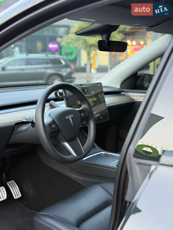 Внедорожник / Кроссовер Tesla Model Y 2023 в Киеве