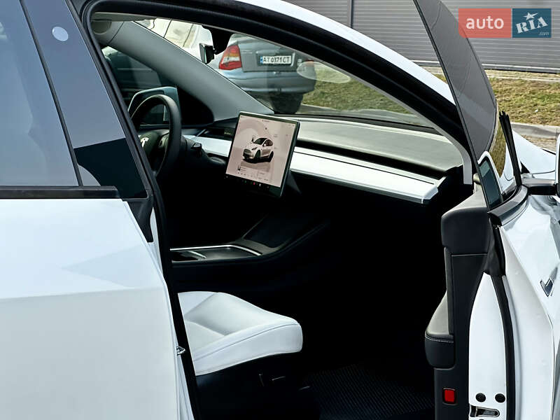 Внедорожник / Кроссовер Tesla Model Y 2022 в Ивано-Франковске