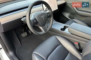 Внедорожник / Кроссовер Tesla Model Y 2021 в 