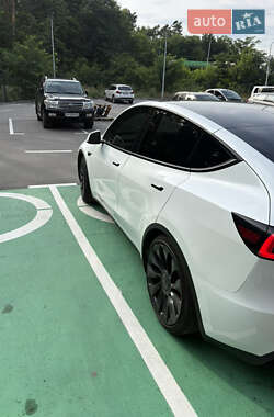 Внедорожник / Кроссовер Tesla Model Y 2023 в 