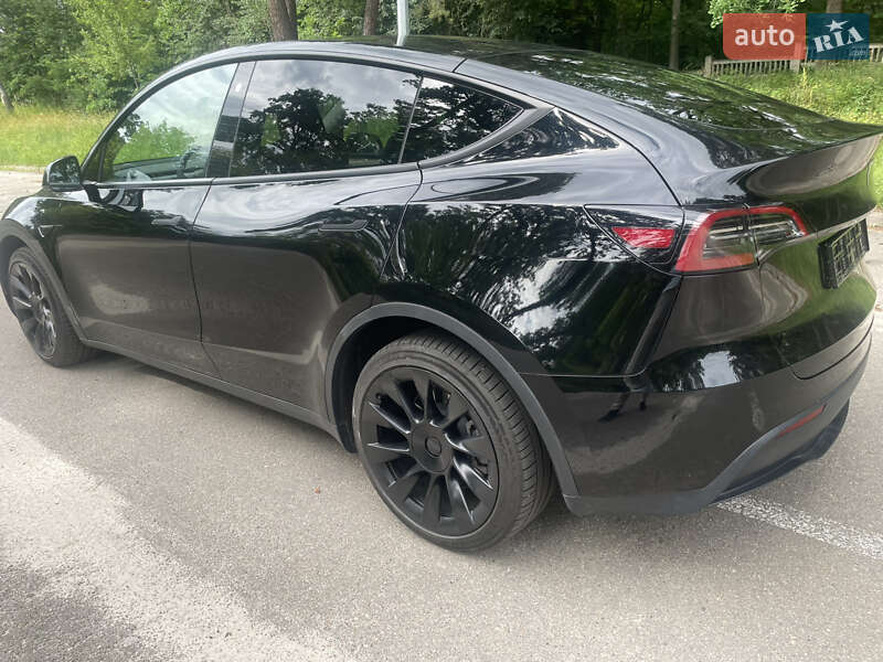 Внедорожник / Кроссовер Tesla Model Y 2023 в Киеве