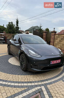 Tesla Model Y 2022