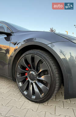 Внедорожник / Кроссовер Tesla Model Y 2023 в 
