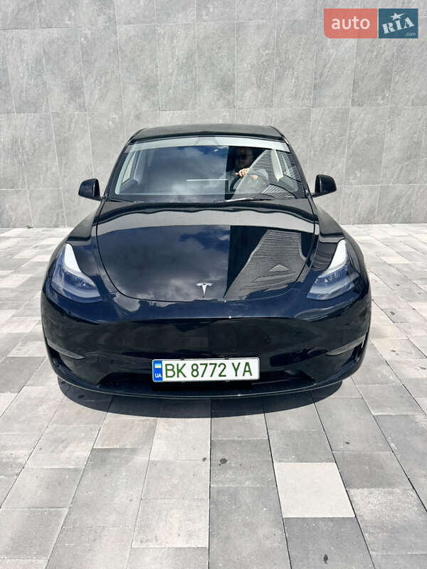 Внедорожник / Кроссовер Tesla Model Y 2023 в Киеве