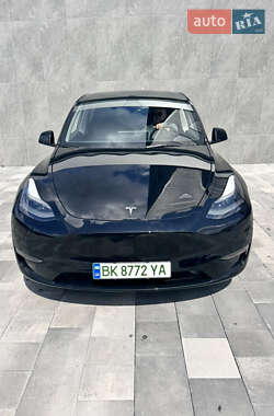 Позашляховик / Кросовер Tesla Model Y 2023 в 