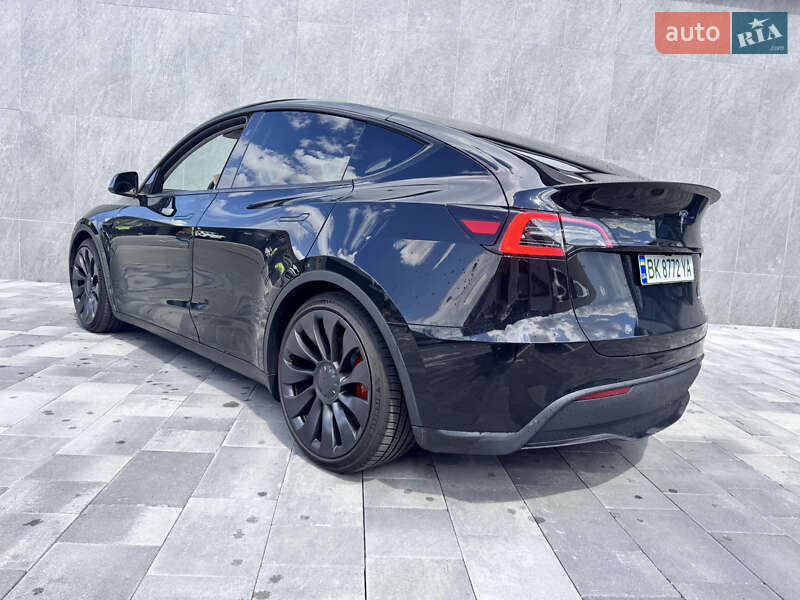 Внедорожник / Кроссовер Tesla Model Y 2023 в Киеве