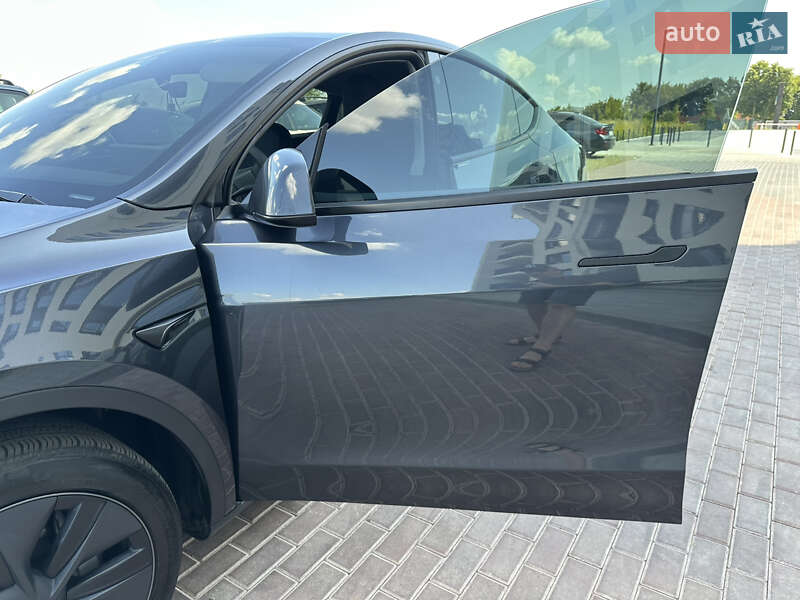 Внедорожник / Кроссовер Tesla Model Y 2024 в Ровно