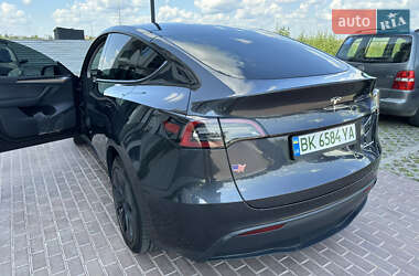 Внедорожник / Кроссовер Tesla Model Y 2024 в 