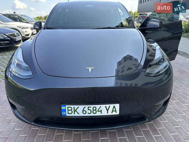 Внедорожник / Кроссовер Tesla Model Y 2024 в Ровно