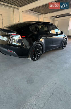 Внедорожник / Кроссовер Tesla Model Y 2023 в 