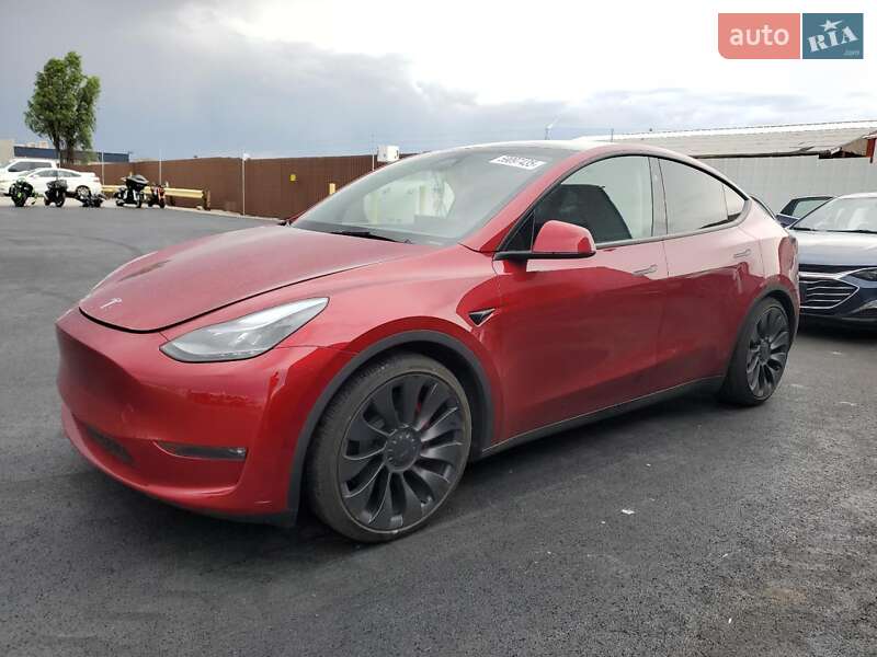 Tesla Model Y 2024