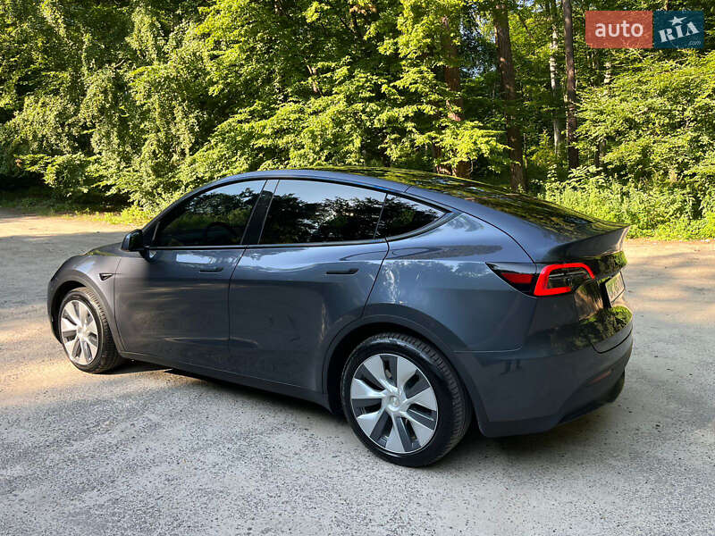 Внедорожник / Кроссовер Tesla Model Y 2023 в Львове