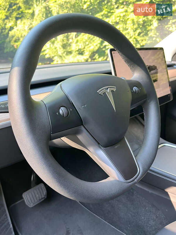 Внедорожник / Кроссовер Tesla Model Y 2023 в Львове