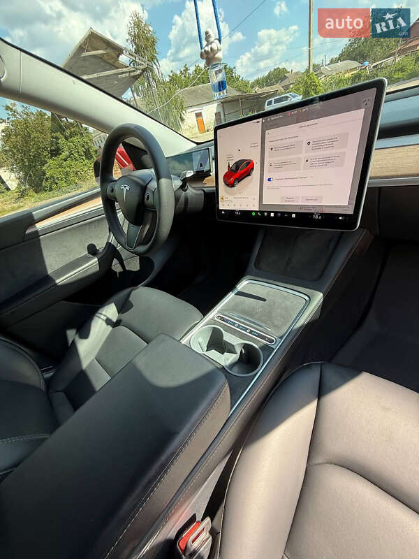 Внедорожник / Кроссовер Tesla Model Y 2024 в Одессе