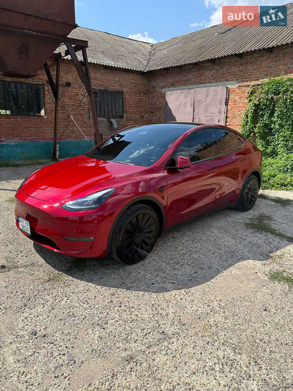 Tesla Model Y 2024