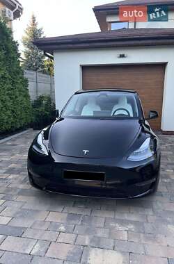 Внедорожник / Кроссовер Tesla Model Y 2024 в 