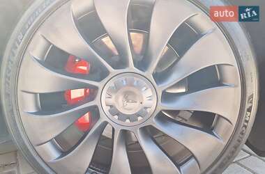 Внедорожник / Кроссовер Tesla Model Y 2023 в 