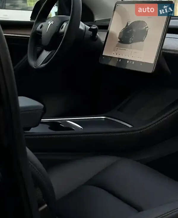 Внедорожник / Кроссовер Tesla Model Y 2023 в Львове