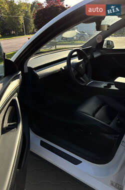 Позашляховик / Кросовер Tesla Model Y 2022 в 
