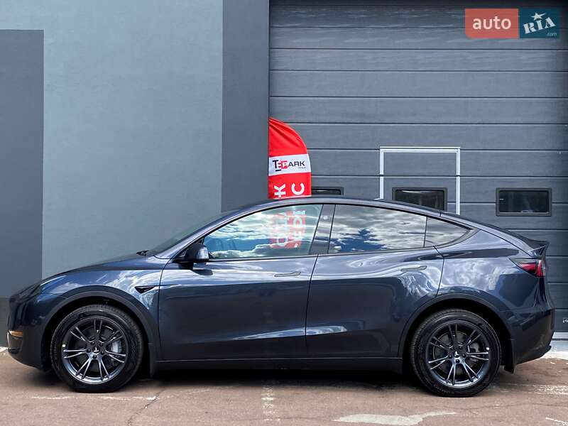 Внедорожник / Кроссовер Tesla Model Y 2024 в Киеве