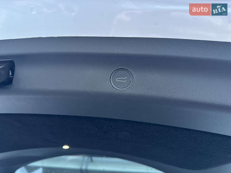 Внедорожник / Кроссовер Tesla Model Y 2023 в Ровно