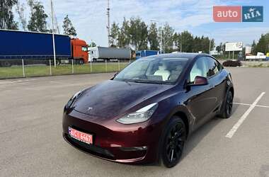Tesla Model Y 2024