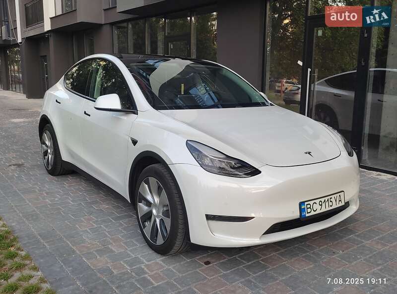 Tesla Model Y 2020