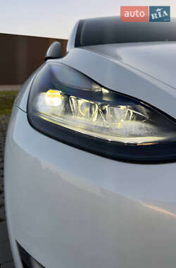 Внедорожник / Кроссовер Tesla Model Y 2024 в 