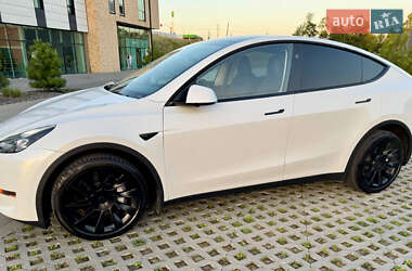 Внедорожник / Кроссовер Tesla Model Y 2024 в 