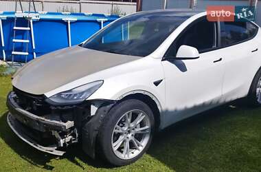 Tesla Model Y 2021