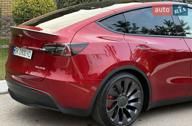 Внедорожник / Кроссовер Tesla Model Y 2024 в 