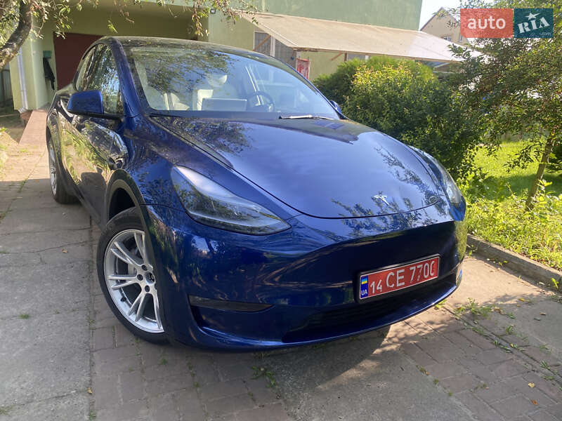Внедорожник / Кроссовер Tesla Model Y 2024 в 