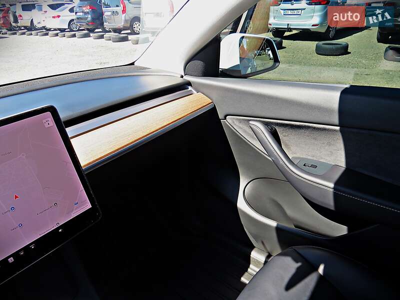 Позашляховик / Кросовер Tesla Model Y 2021 в Черкасах