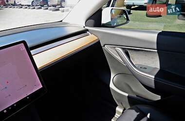 Внедорожник / Кроссовер Tesla Model Y 2021 в 
