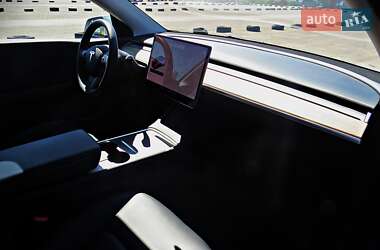 Внедорожник / Кроссовер Tesla Model Y 2021 в 