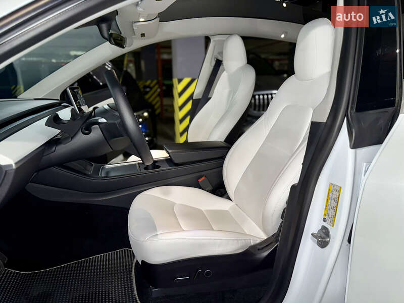 Внедорожник / Кроссовер Tesla Model Y 2021 в Киеве