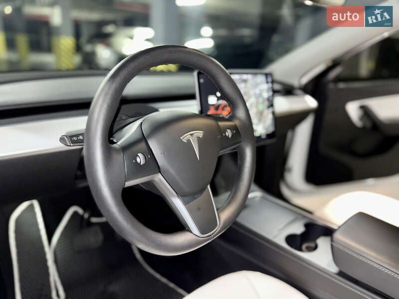 Внедорожник / Кроссовер Tesla Model Y 2021 в Киеве